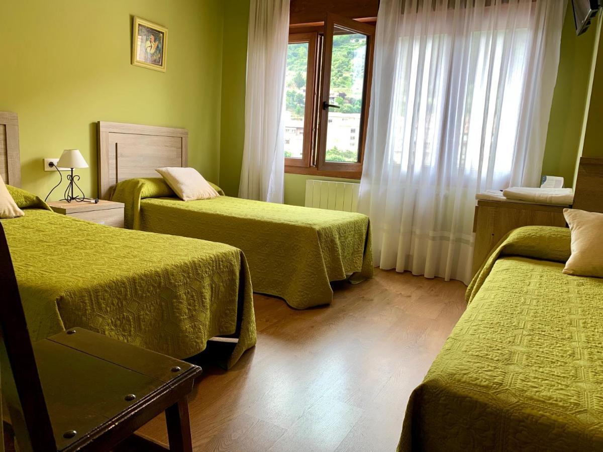 Hostal La Serna Guest house Potes