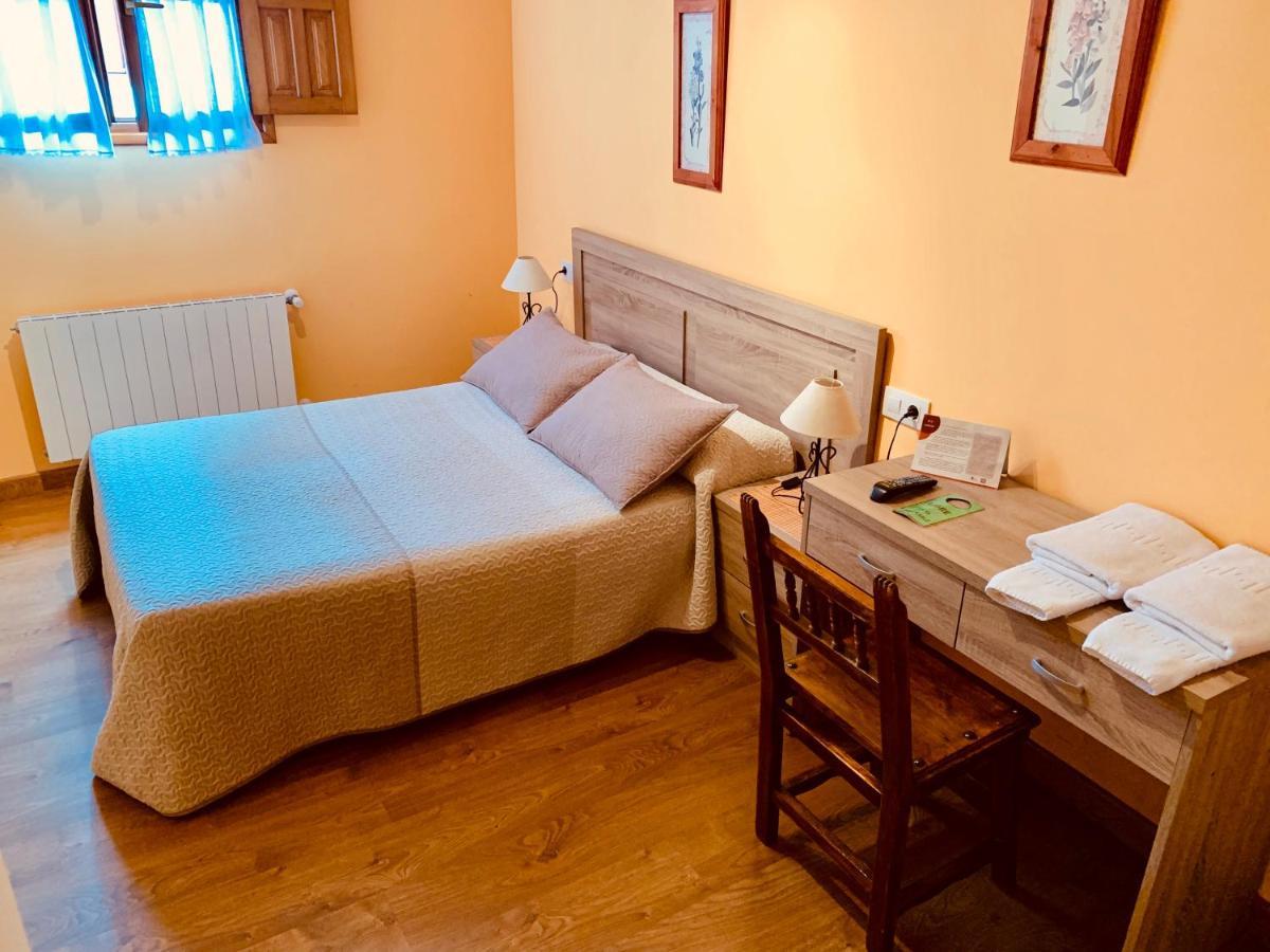 Hostal La Serna Guest house