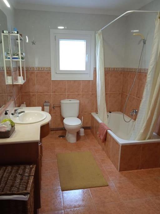 Casa Lidia, Ideal Familias Y Grupos Сasa de vacaciones *