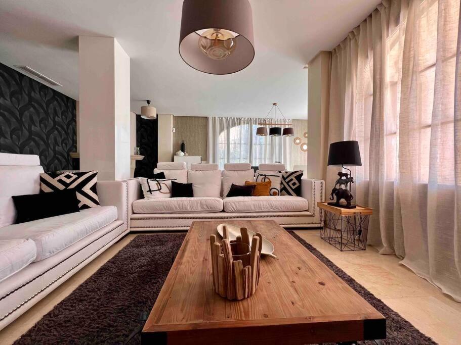 Deluxe,white Beach,mountains Villa *