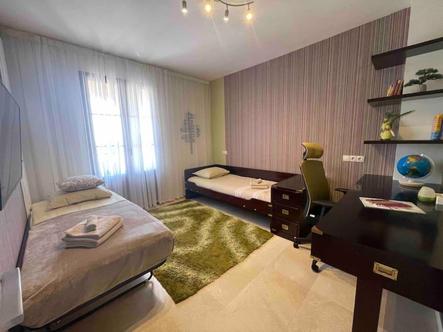 Deluxe,white Beach,mountains Villa