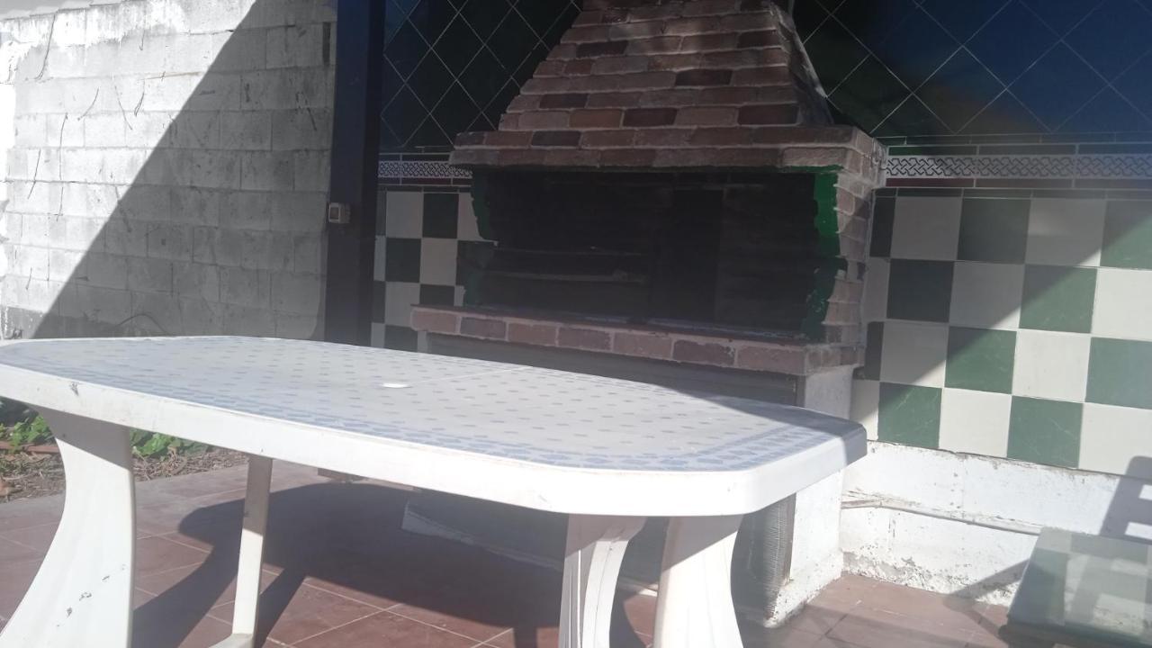 Agradable Chalet Con Piscina Escapadas. *