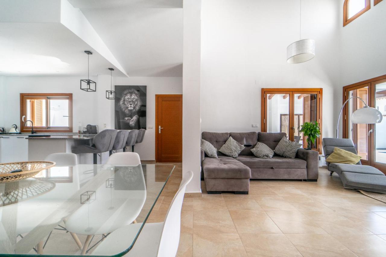 Three Bedroom Luxury El Valle Golf Banos y Mendigo