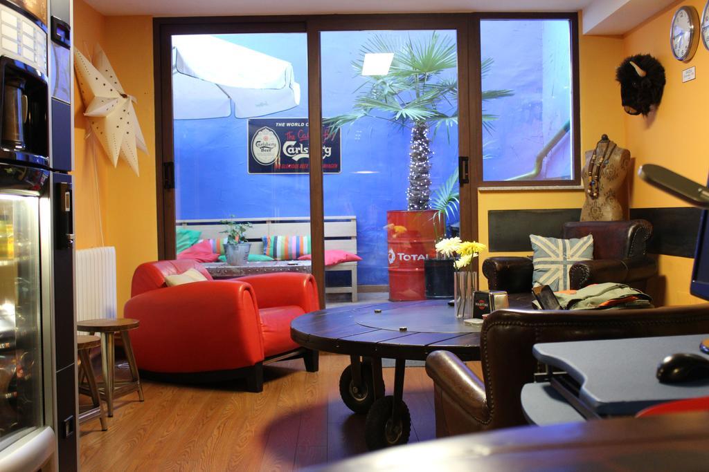 Hostel Erasmus By Gaiarooms *