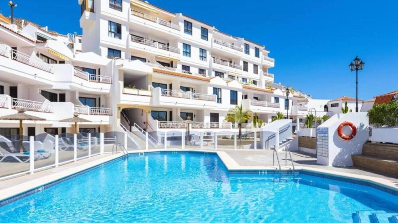 Apartamento Greatly Located With Heated Pool, Cristianos