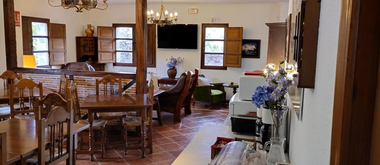 Hostal El Caseron