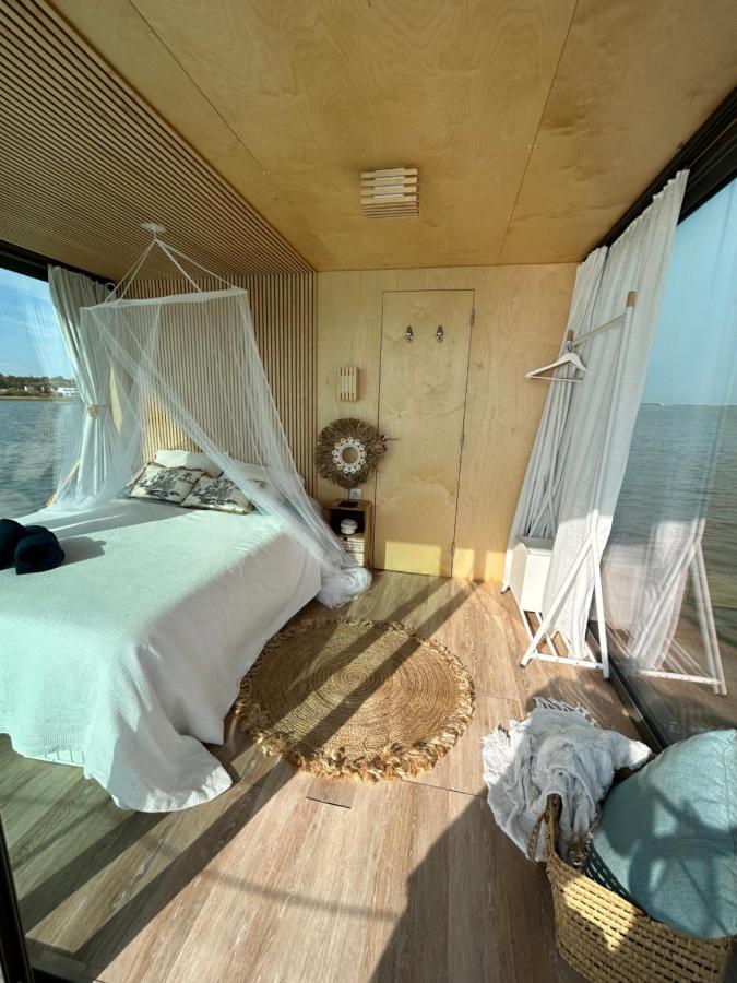 Casa Barco Miamar Botel