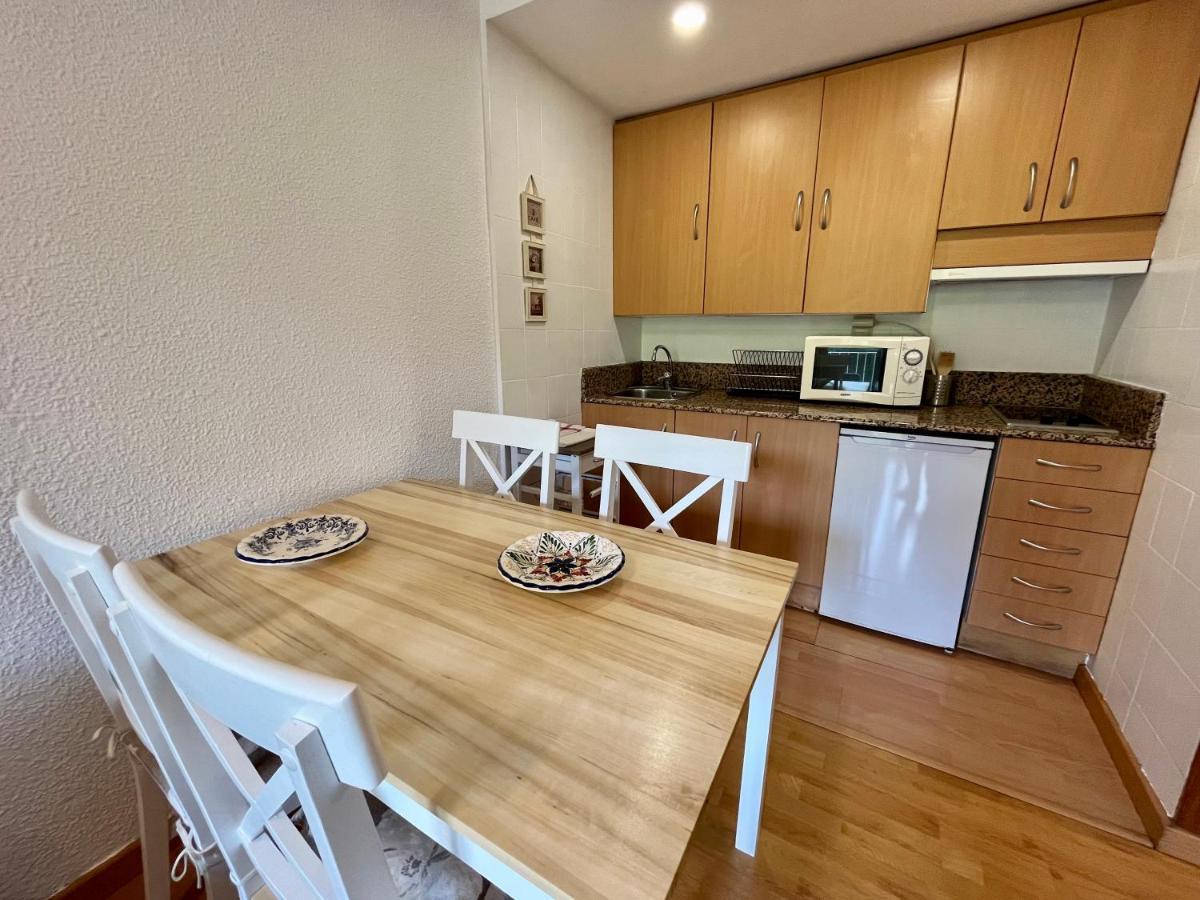 C20 - En Edif. Pirineos - Villmor Apartment