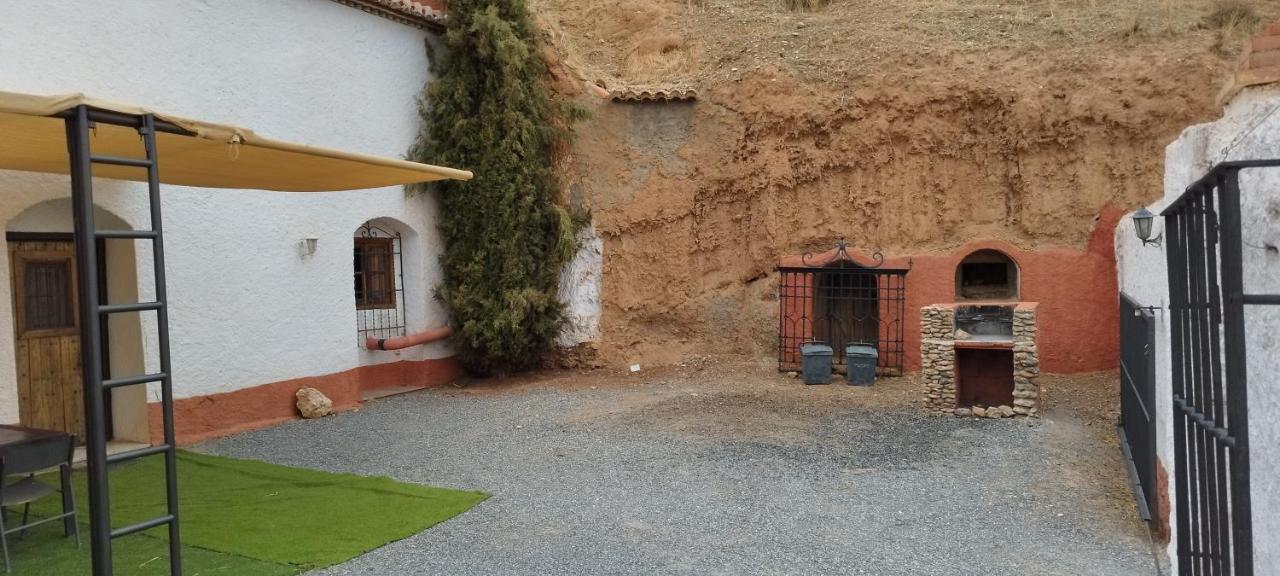 Casas Cueva Y Cortijo La Tala En 2*