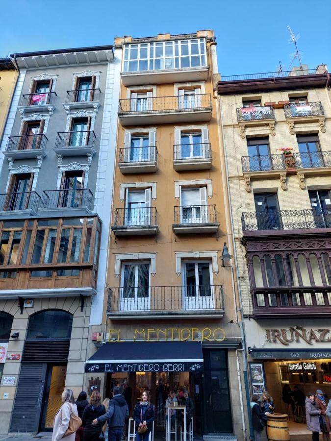 Sweet Mercaderes Apartment