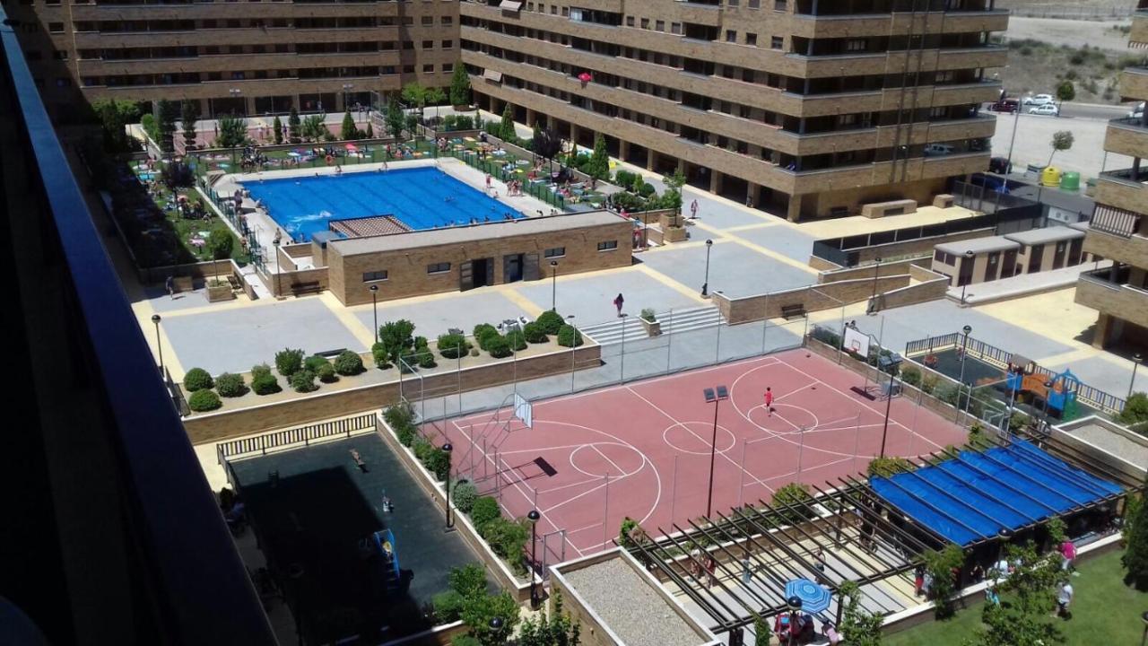 Aires De Toledo-parque Warner Y Madrid En Familia