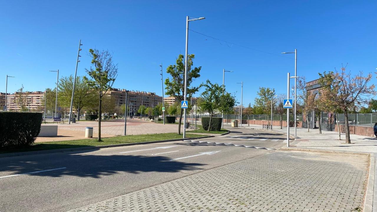 Aires De Toledo-parque Warner Y Madrid En Familia
