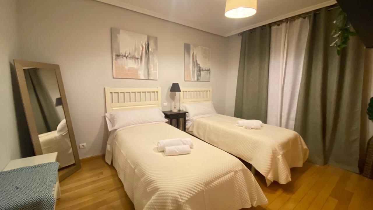 Aires De Toledo-parque Warner Y Madrid En Familia * Toledo