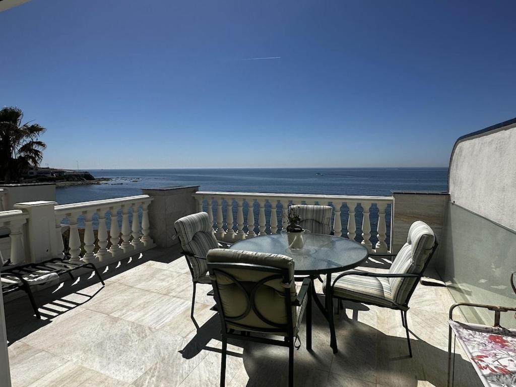 Beachfront With Pleasant Views Of The Sea And The Historic Lighthouse. Apartment