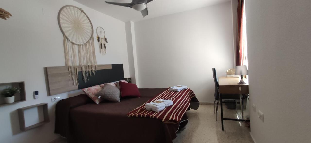 Jt Chiclana, ,parking, Aire, Wifi, Tv, Terraza *