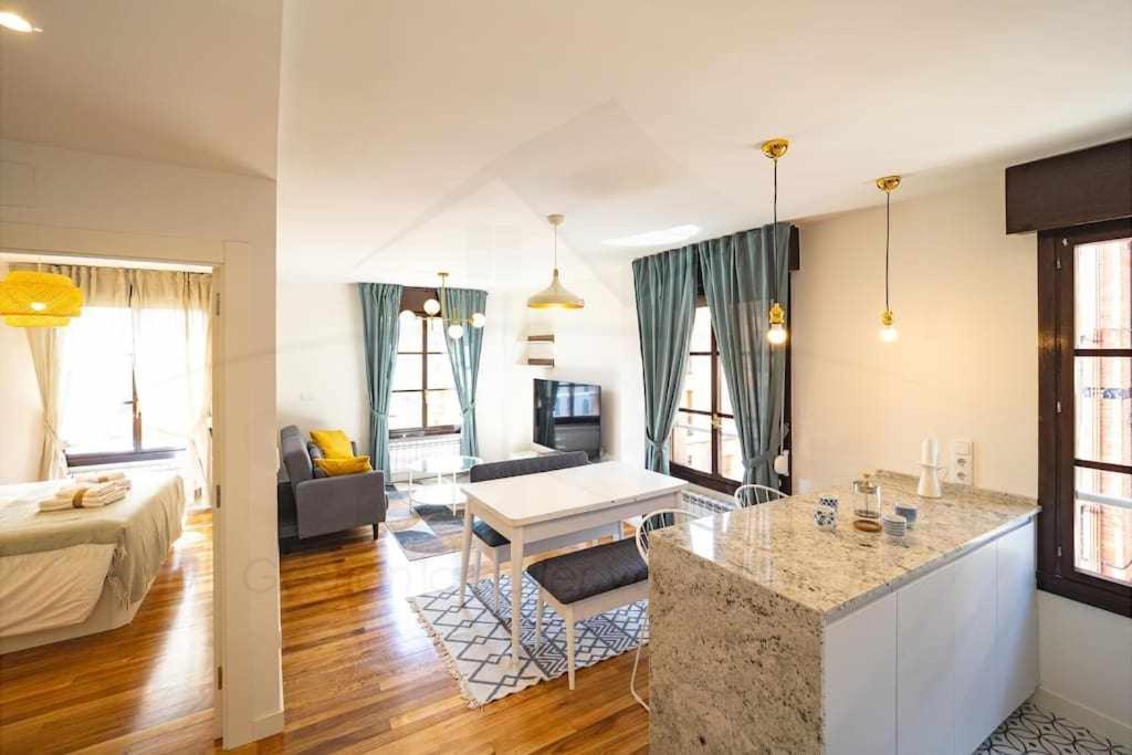 Tabacalera Apartment *