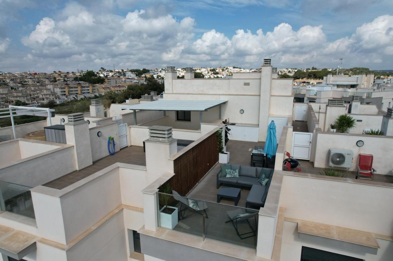 Luxurious Flat & Private Rooftop In Villamartin Orihuela Costa Dehesa de Campoamor (Orihuela Costa)