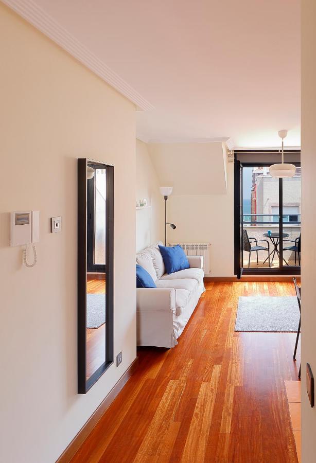 Atico Con Terraza, Vistas Al Mar Y Parking En Playa De S Lorenzo * Gijon