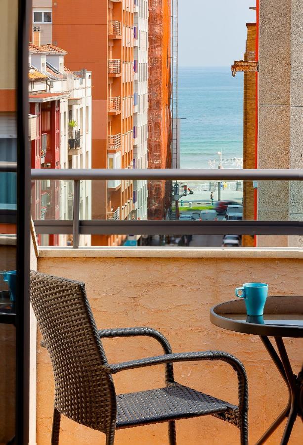 Apartment Atico Con Terraza, Vistas Al Mar Y Parking En Playa De S Lorenzo Gijon