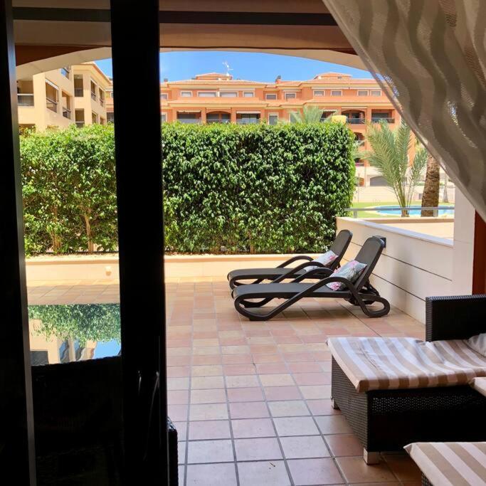 Hogar Brisa De Marinas Acogedor Con Amplia Terraza Y Acceso Directo A Piscinas-comfortable With Spacious Terrace And Direct Pool Access Apartment *