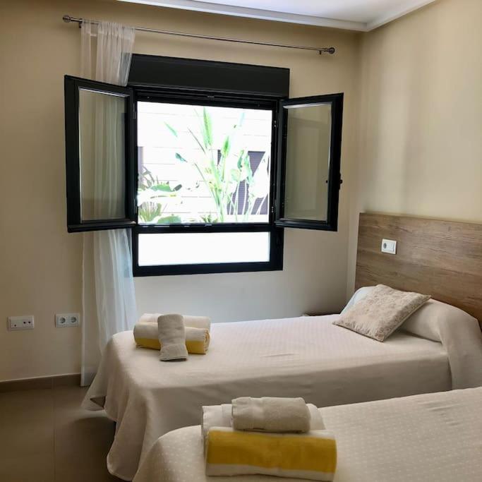 Hogar Brisa De Marinas Acogedor Con Amplia Terraza Y Acceso Directo A Piscinas-comfortable With Spacious Terrace And Direct Pool Access Apartment