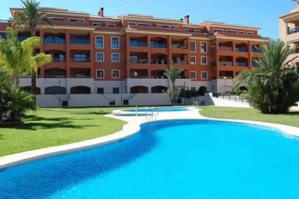 Hogar Brisa De Marinas Acogedor Con Amplia Terraza Y Acceso Directo A Piscinas-comfortable With Spacious Terrace And Direct Pool Access * Denia