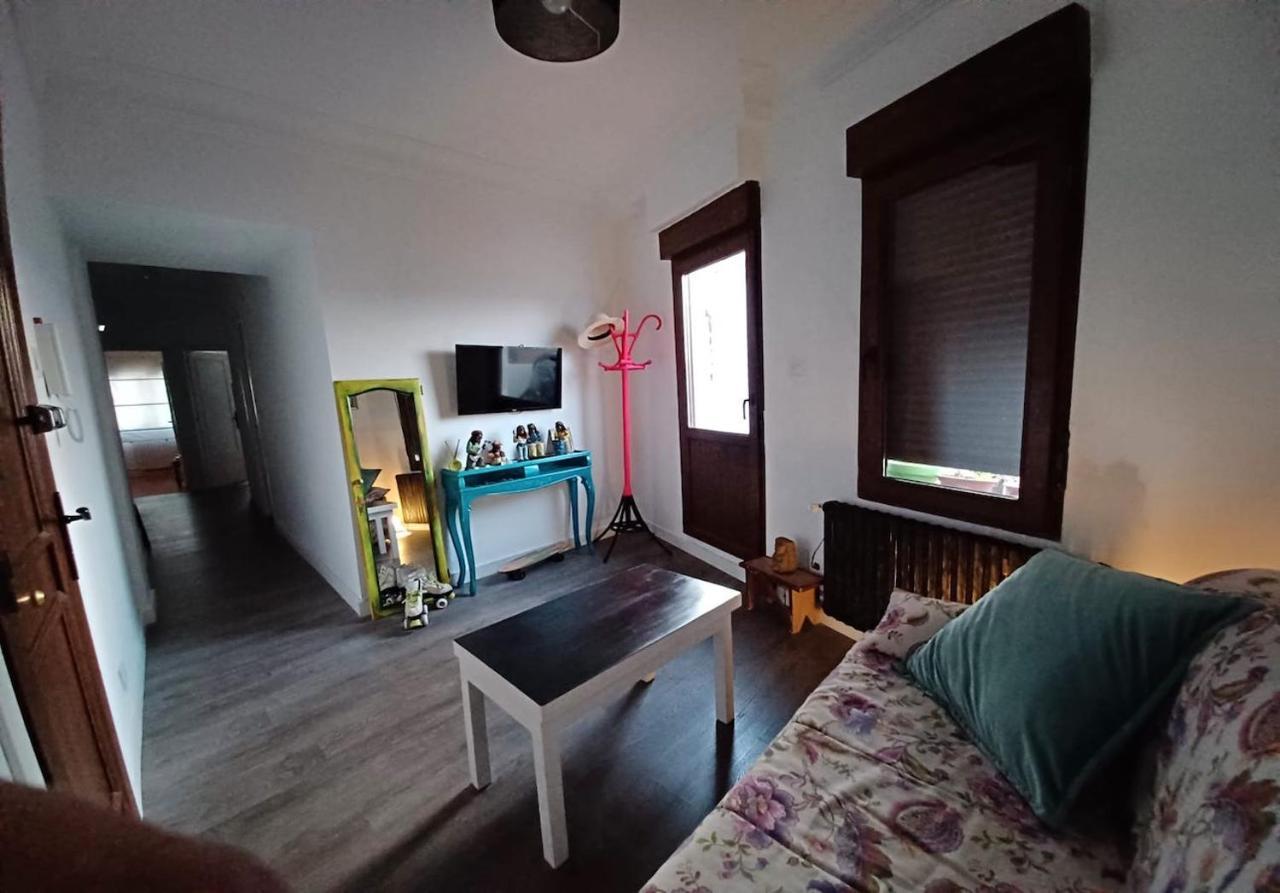 Habitación en casa particular En El Atico De Tona Mirando A La Bahia De Santander