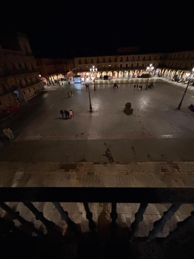 Pensión Plaza Mayor - Bohemia León