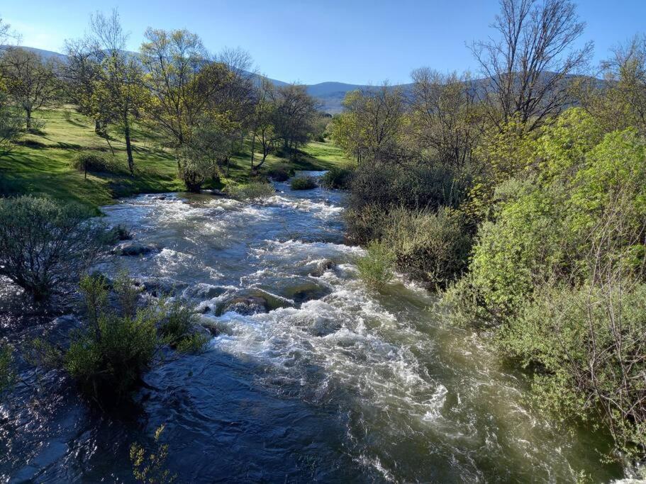 Chalet Casita Con Encanto: Tranquil Sierra Madrid Retreat With Wi-fi
