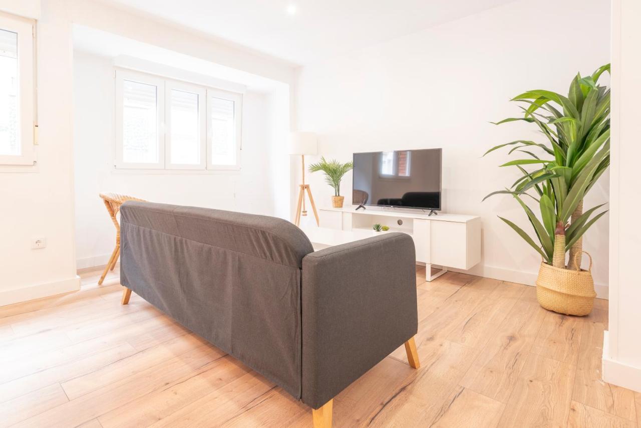 Larra Apartment *