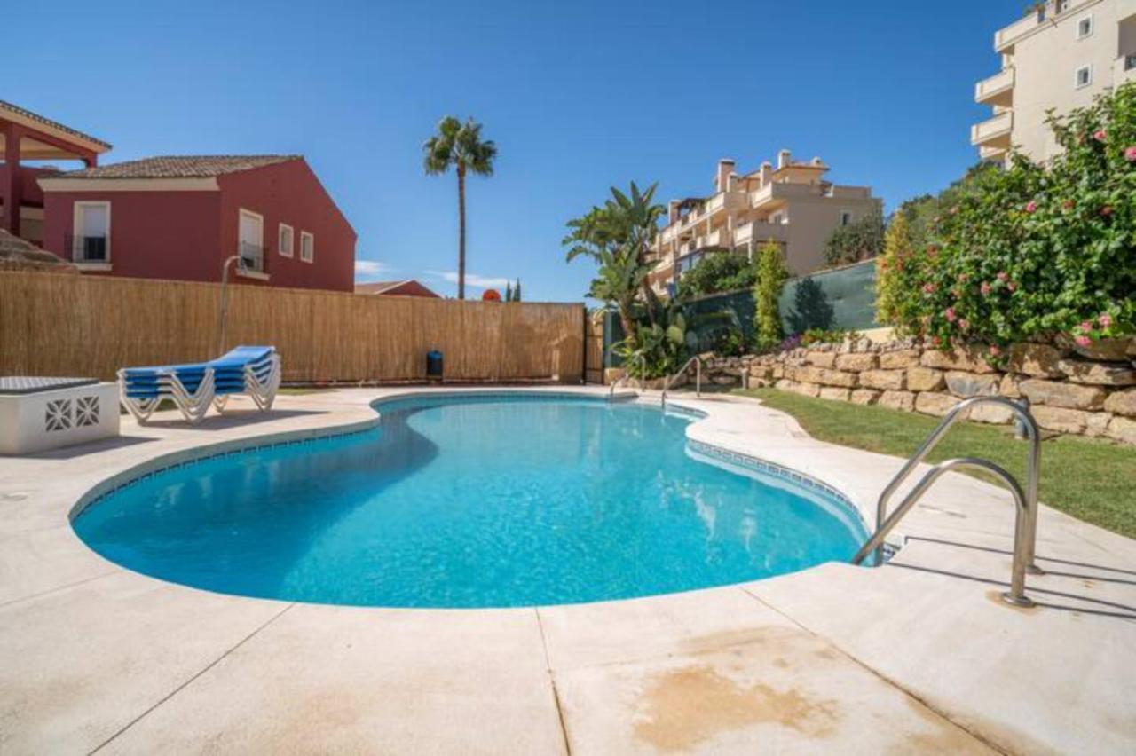 Muy Luminoso, Zona Tranquila, Piscina Y Garaje Mijas