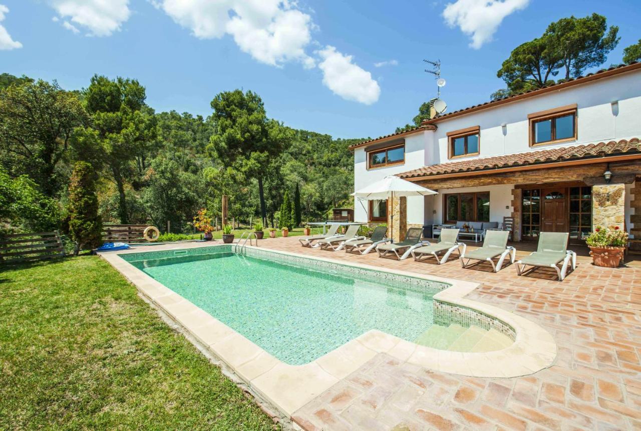 Lari Holiday home Vall-Llobrega