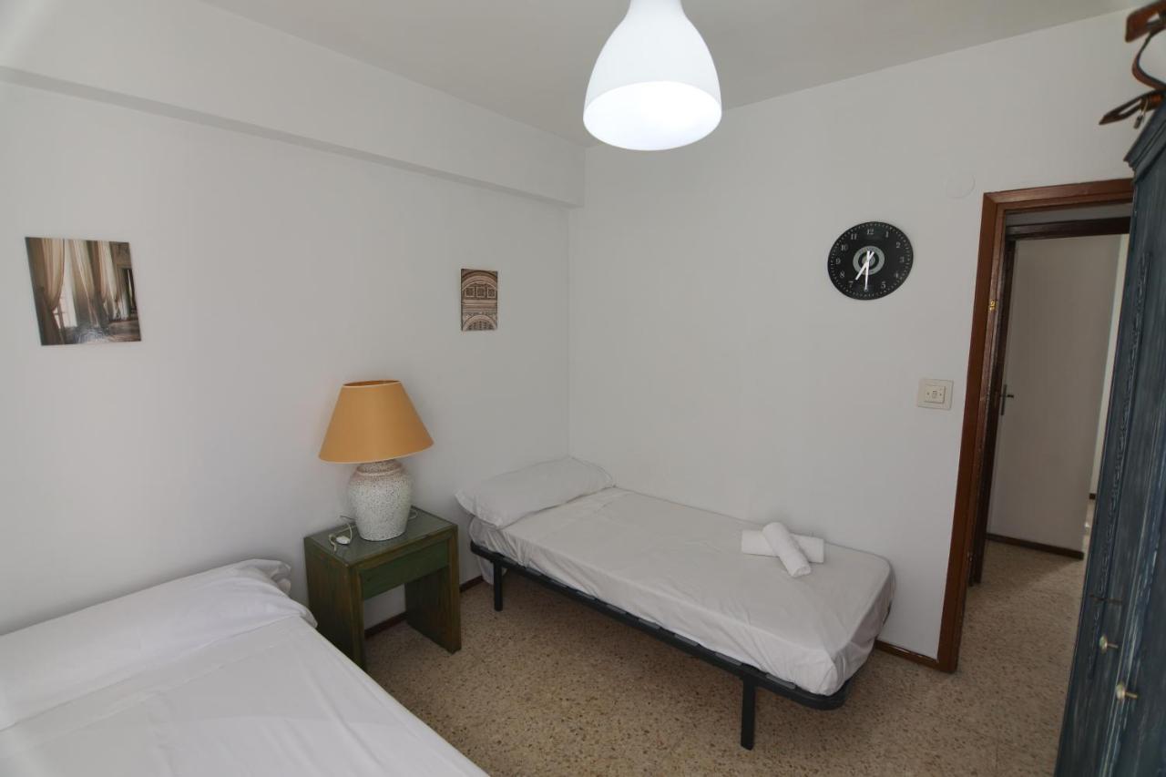 Apartment Rentalsevilla Apartamento Luminoso Con 3 Seville