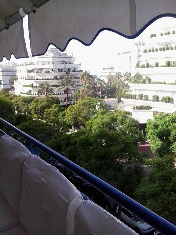 Apartment House *