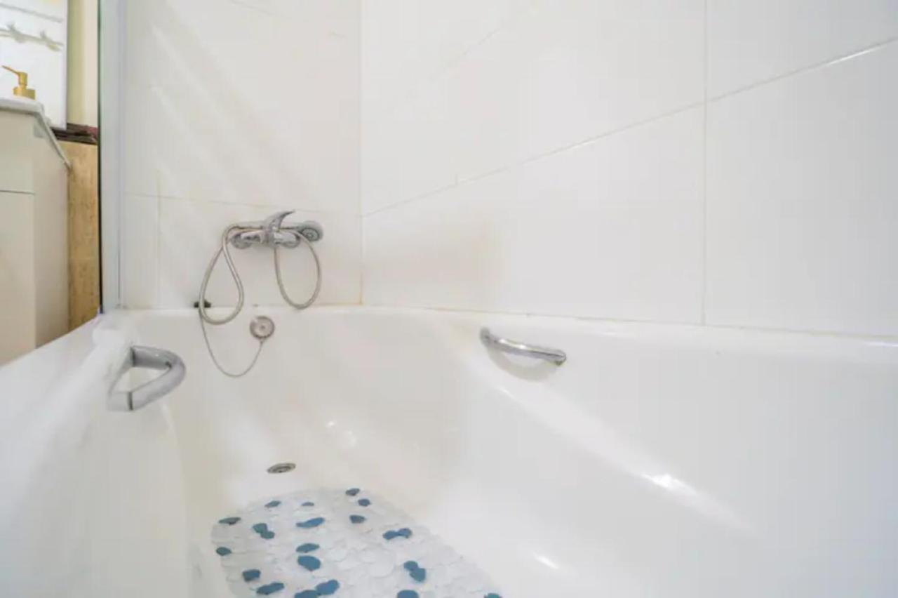 Muy Luminoso, Zona Tranquila, Piscina Y Garaje