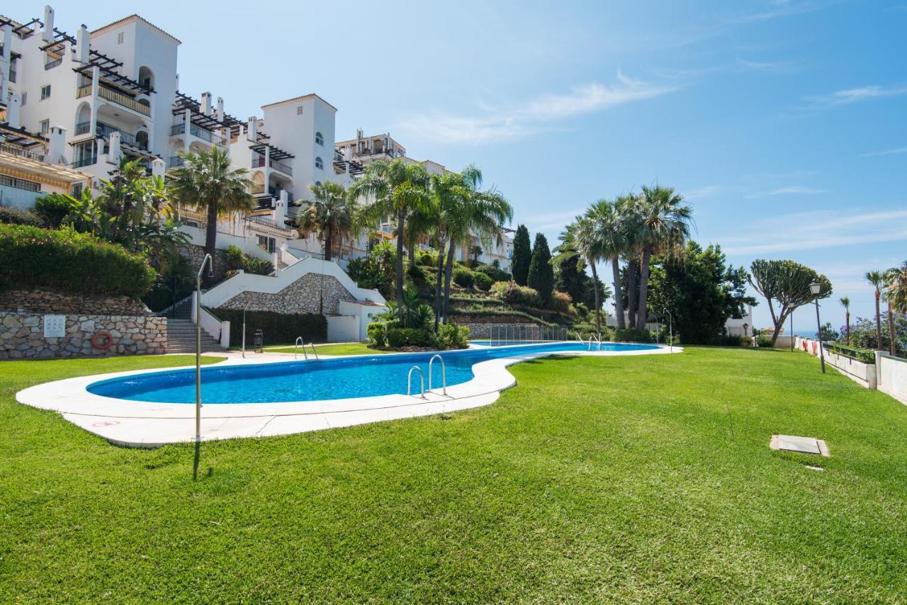 Rentandhomes Calahonda Sea View And Golf Apartment Mijas