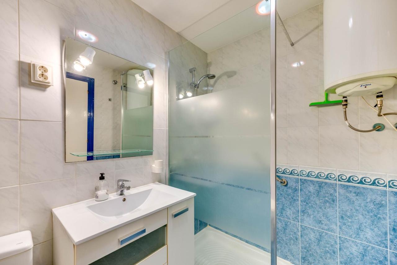 Apartment Homeforguest Bright In La Carihuela Near The Torremolinos