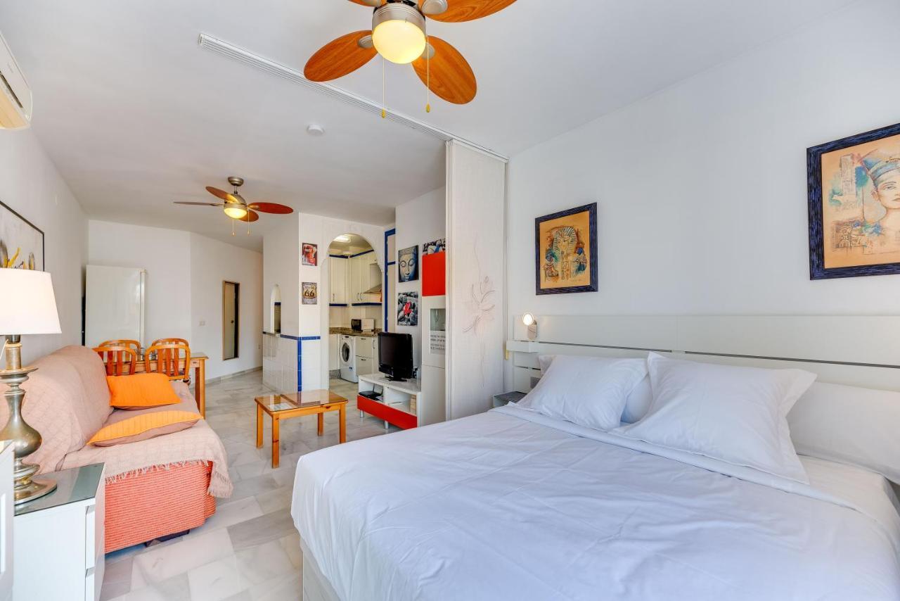 Homeforguest Bright In La Carihuela Near The Apartment Torremolinos