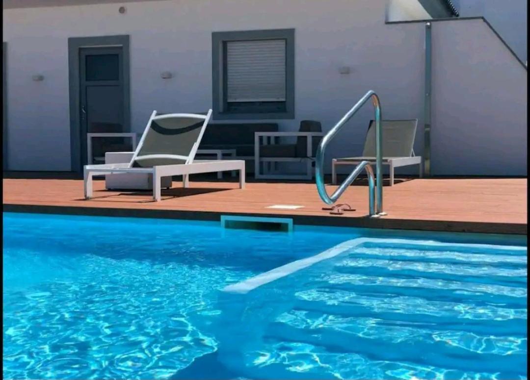Con Encanto, Centrico Y Con Piscina!!! Apartamento