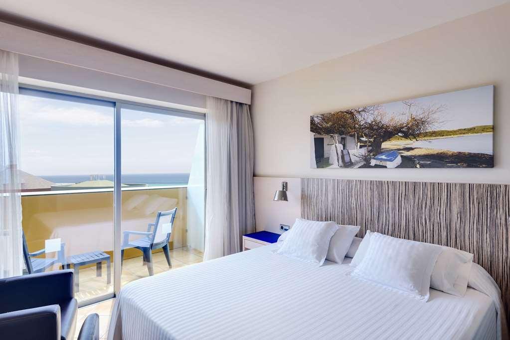 Occidental Menorca Hotel 4*