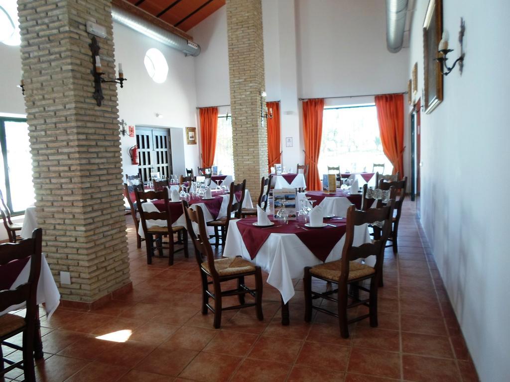 Complejo Pueblo Blanco Olvera