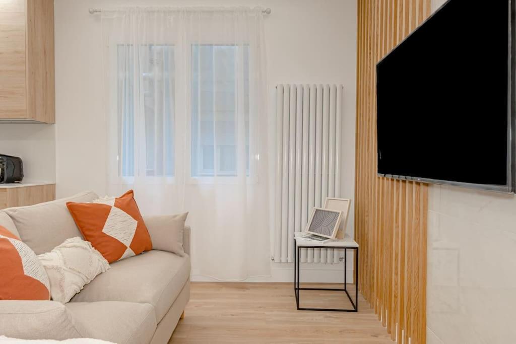 Apartamento Malasana Xi Calle Manuela Malasana 3br 3bh Madrid
