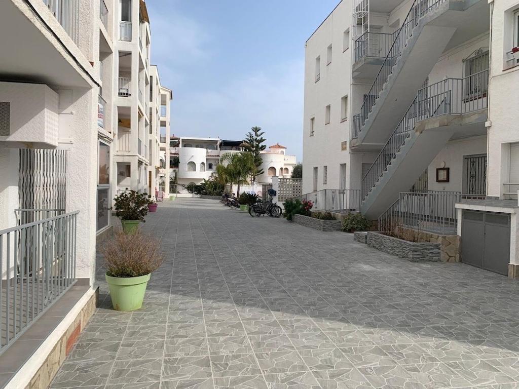 Avec Piscine Apartment Empuriabrava
