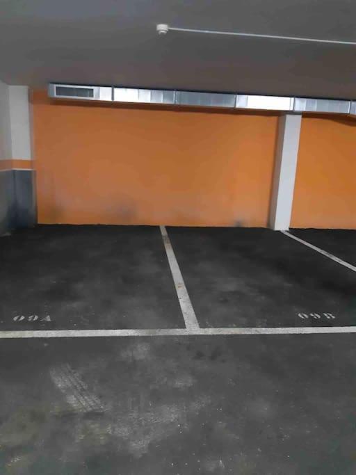 Apartamento Precioso - Moderno Terraza Y Parking, 2 Hab, 2 Banos, 6-7 Pers - Dispo Abril Y Mayo Llanes