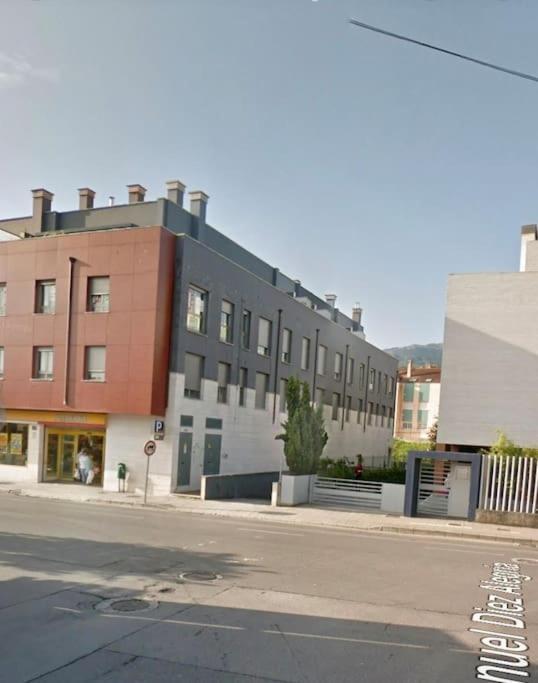 Apartamento Precioso - Moderno Terraza Y Parking, 2 Hab, 2 Banos, 6-7 Pers - Dispo Abril Y Mayo Llanes