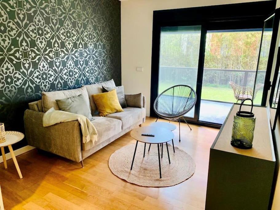 Precioso - Moderno Terraza Y Parking, 2 Hab, 2 Banos, 6-7 Pers - Dispo Abril Y Mayo Apartamento