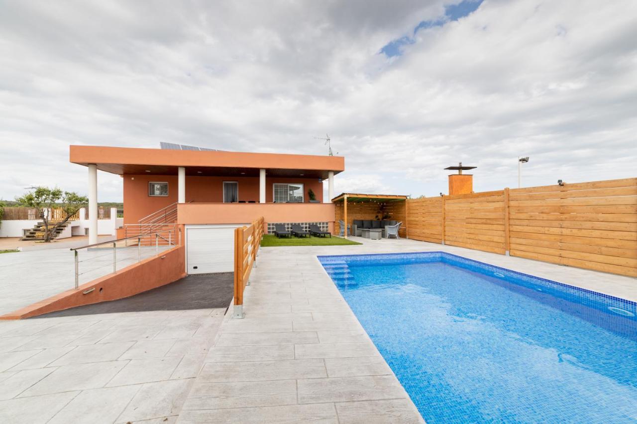 Piscina De Sal Barbacoa Wifi, Parking Gratis, 3 Min Pga Casa El Roble Сasa de vacaciones *