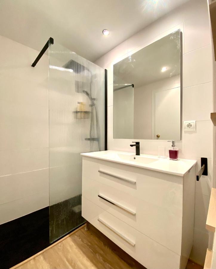 Con 3 Habitaciones, Terraza Y Jardin Comunitario Con Piscina En Apartment Sant Antoni De Calonge