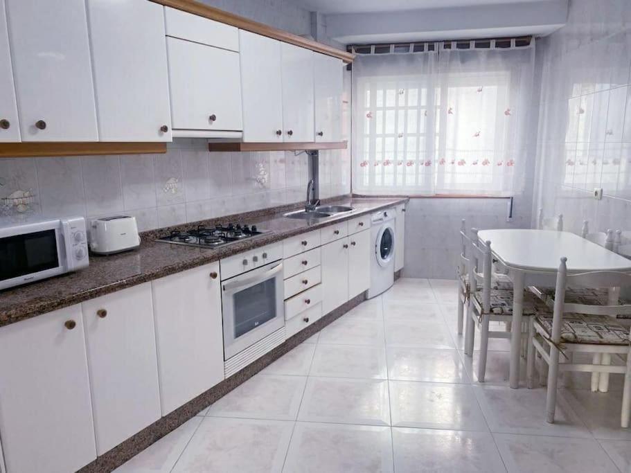 Piso Vistas Al Mar 2. Playa Aguete. Rias Baixas Apartamento Marín