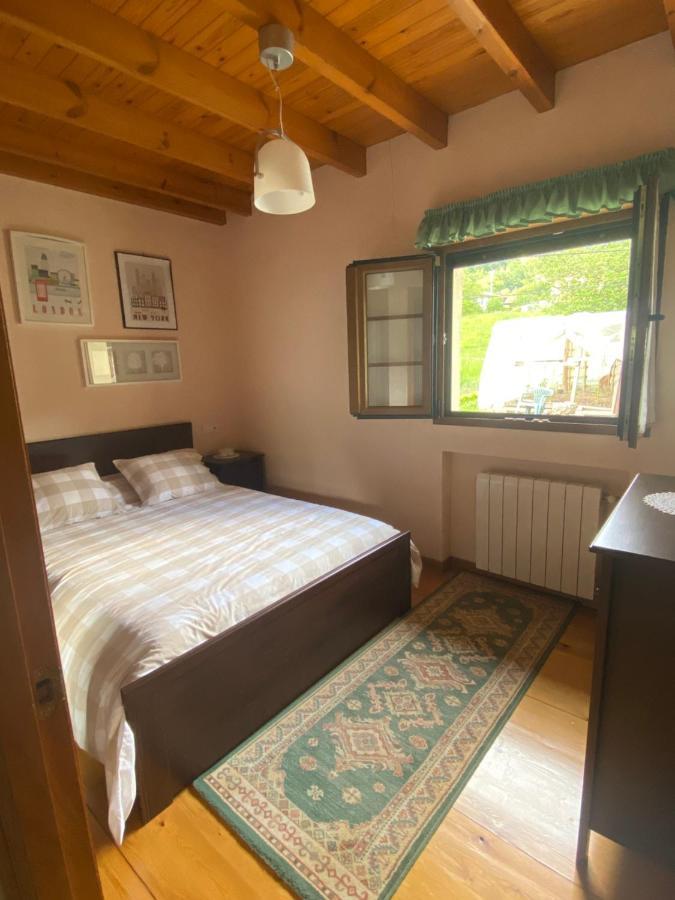 Chalet Casa Luisa Biedes, Pilona